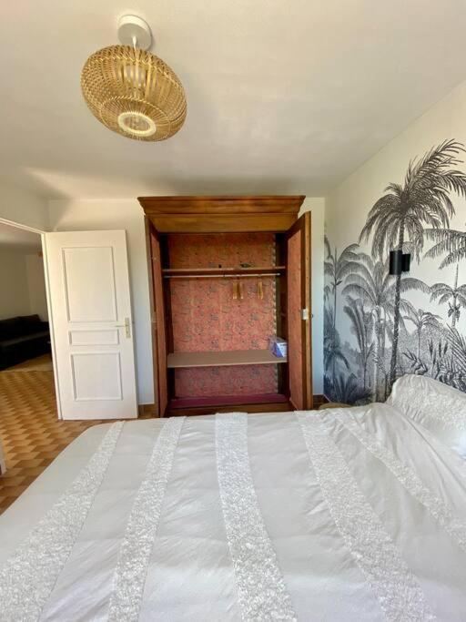 Apartment Avec Vue Sur Chateau Et Piscine Privee *
