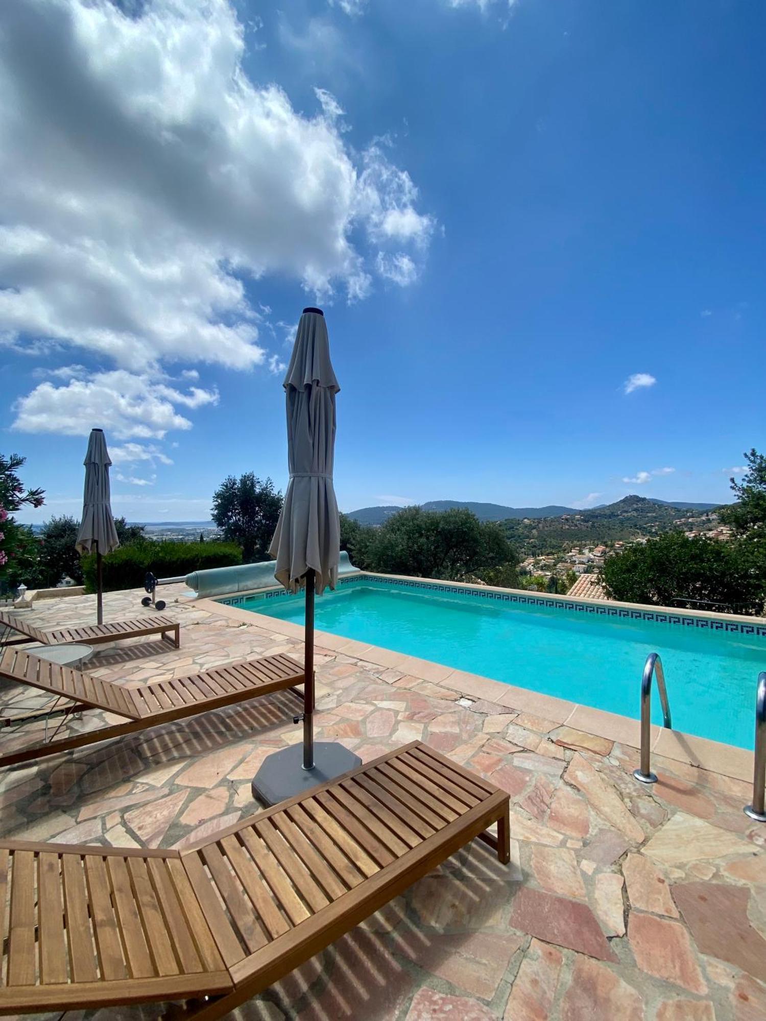 Avec Vue Sur Chateau Et Piscine Privee Apartment