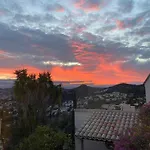 Appartement Avec Vue Sur Chateau Et Piscine Privee
