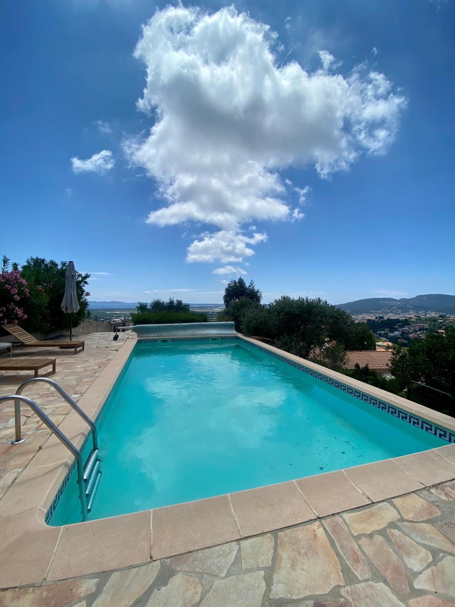 Avec Vue Sur Chateau Et Piscine Privee Apartment *